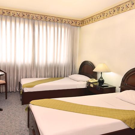 Holiday Plaza Hotel Cebu Exterior photo