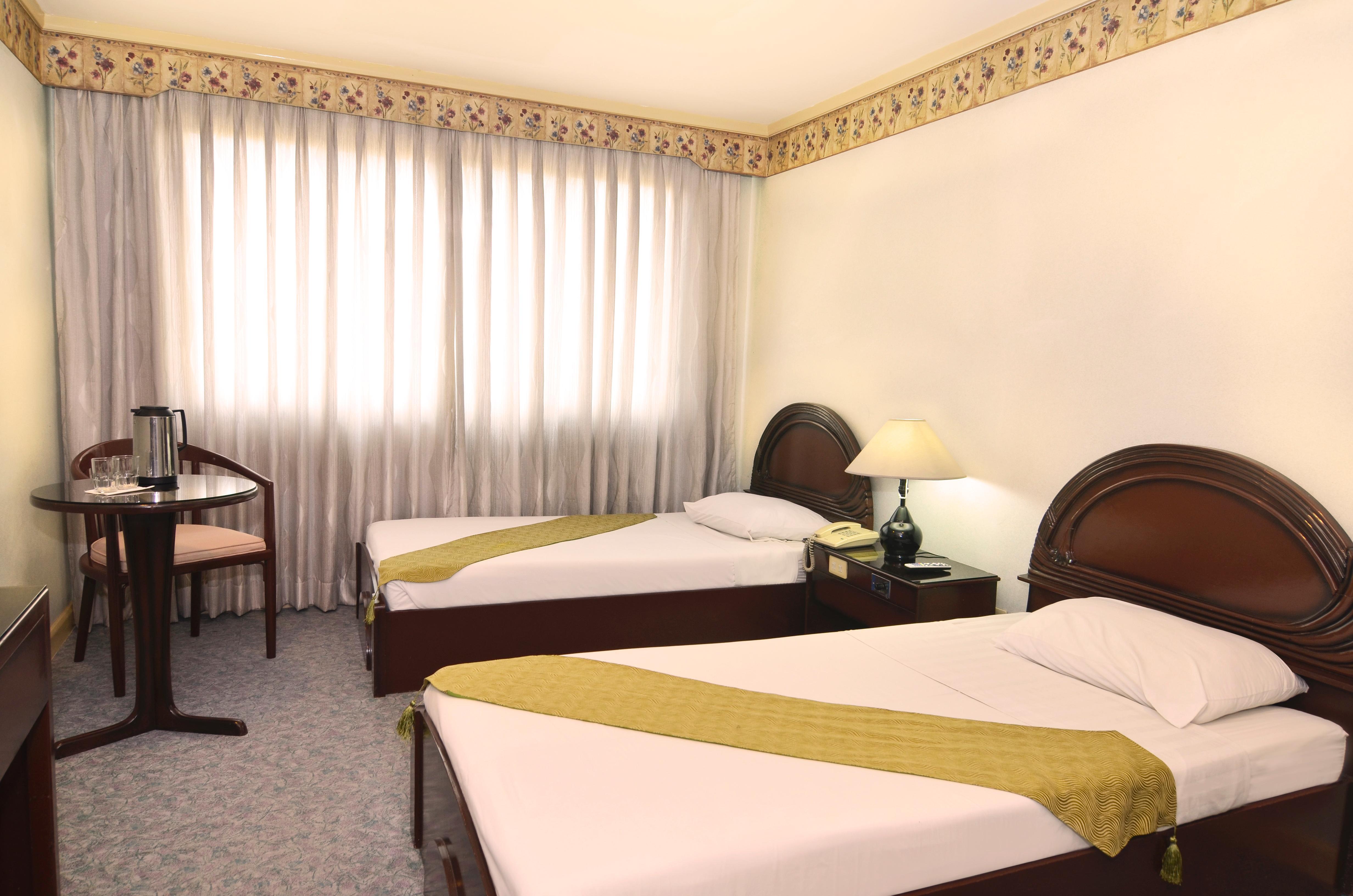 Holiday Plaza Hotel Cebu Exterior photo