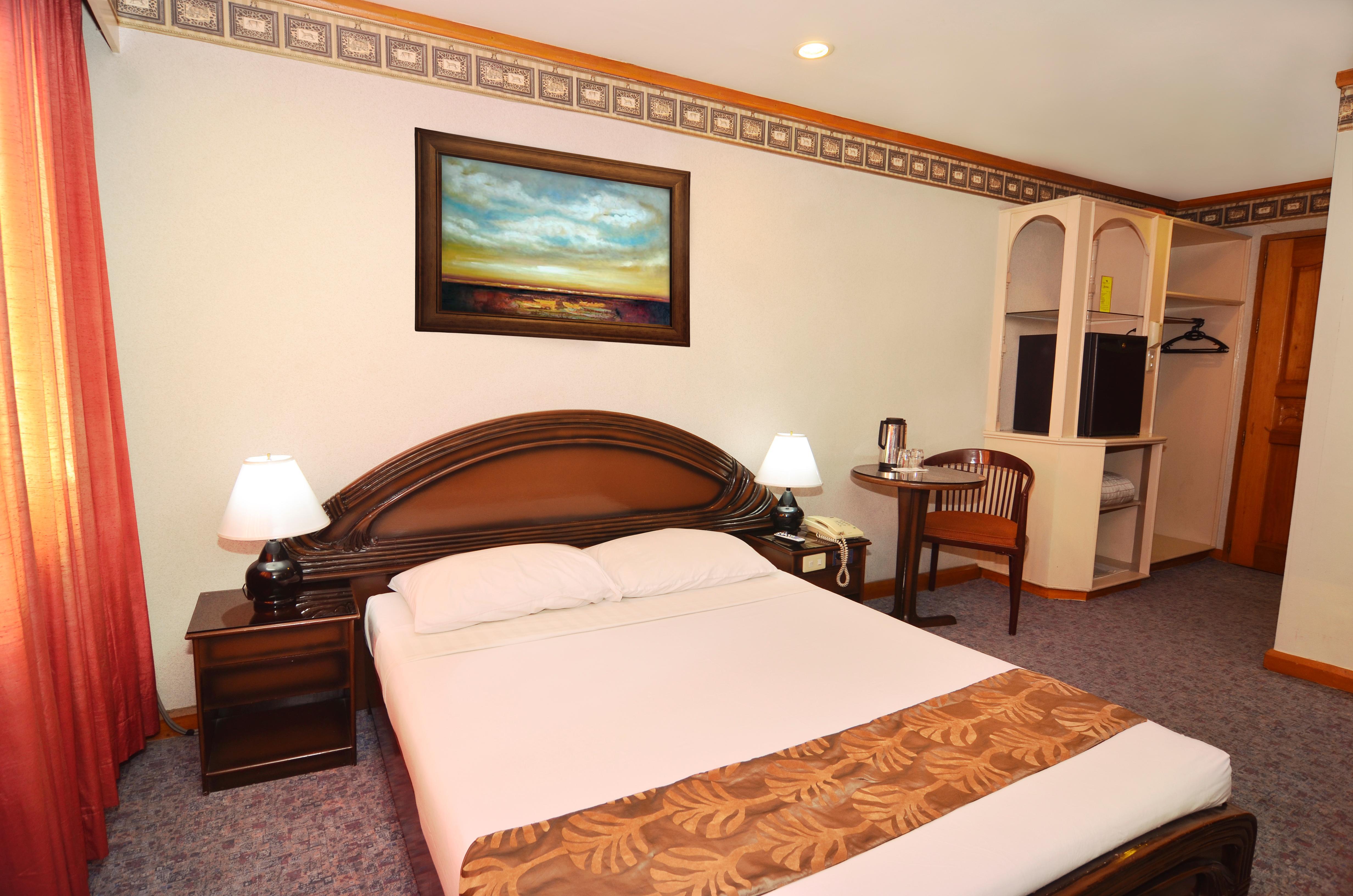 Holiday Plaza Hotel Cebu Exterior photo