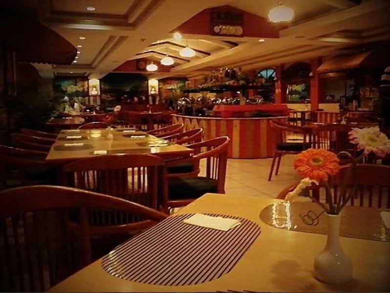 Holiday Plaza Hotel Cebu Exterior photo