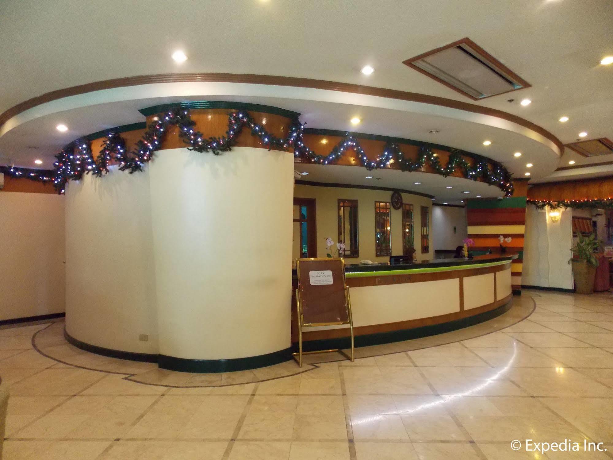 Holiday Plaza Hotel Cebu Exterior photo